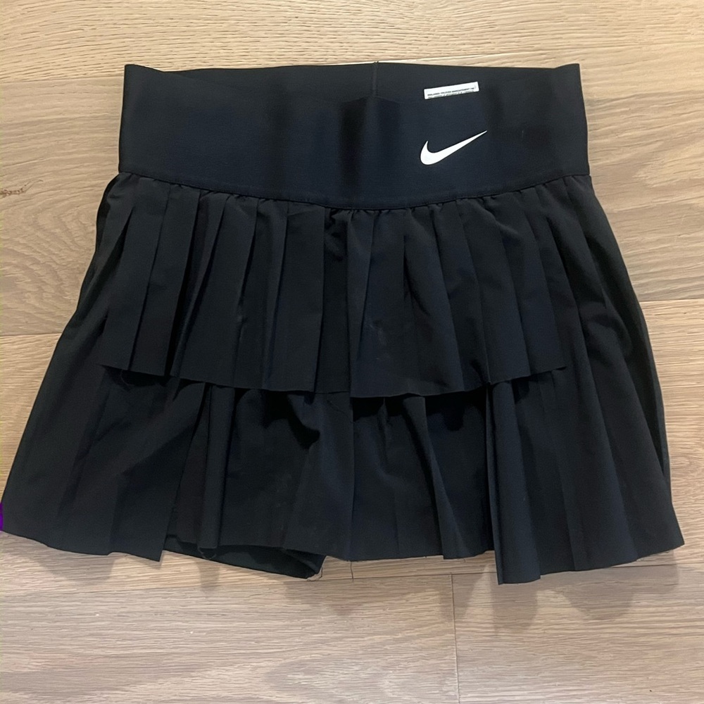 Nike Black Pleated Skirt